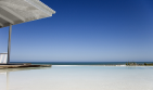 Viele ziehen das Meer dem Hotelpool vor